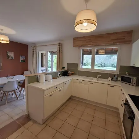 Maison Climatisee Avec Piscine Privee Et Jardin