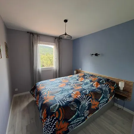 Casa de Férias Maison Climatisee Avec Piscine Privee Et Jardin Douelle