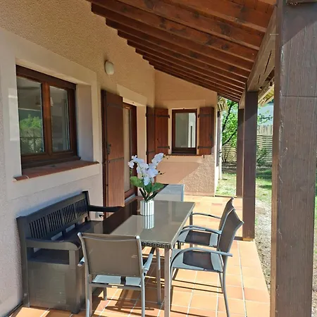 Casa de Férias Maison Climatisee Avec Piscine Privee Et Jardin *